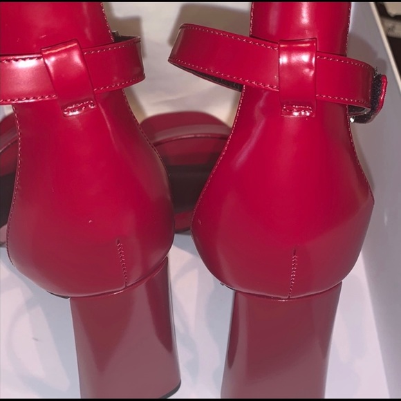 Via Spiga  Ruby Red Strap Heels NIB Sz 8 - Picture 7 of 8